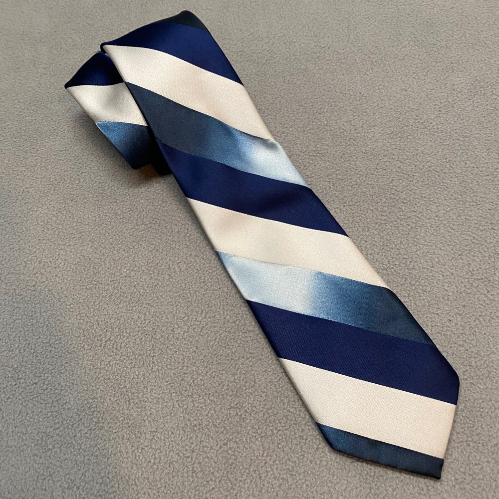 Vintage Brittania Necktie Striped Blue White Silver Business Formal‎ 3.25" Wide